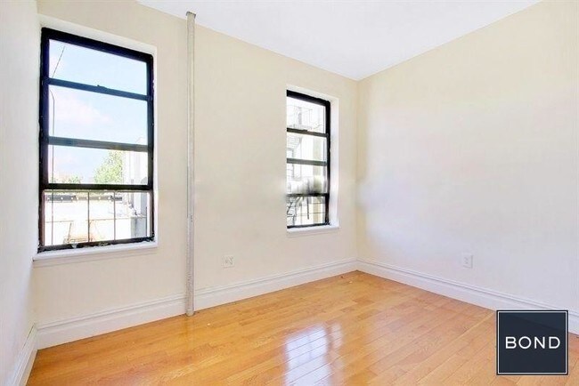 19 East 128th Street