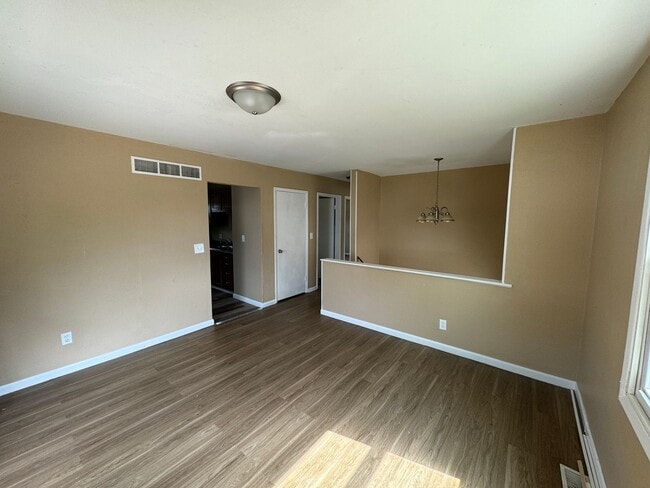 Photo - 321 W 19th Ave Ct