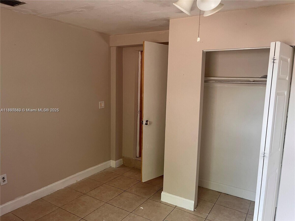 Photo - 1330 NE 212th Terrace Unidad 1