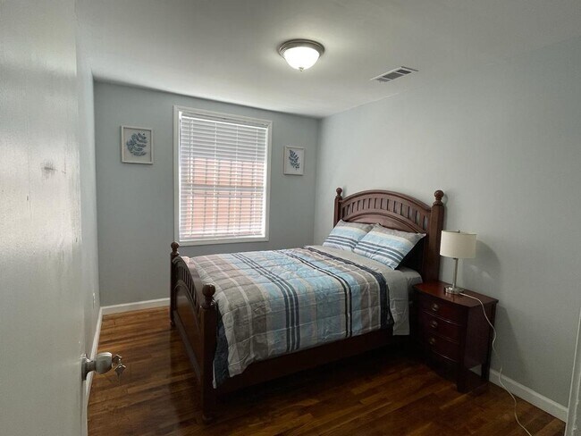 Photo - 1514 S McLean Blvd