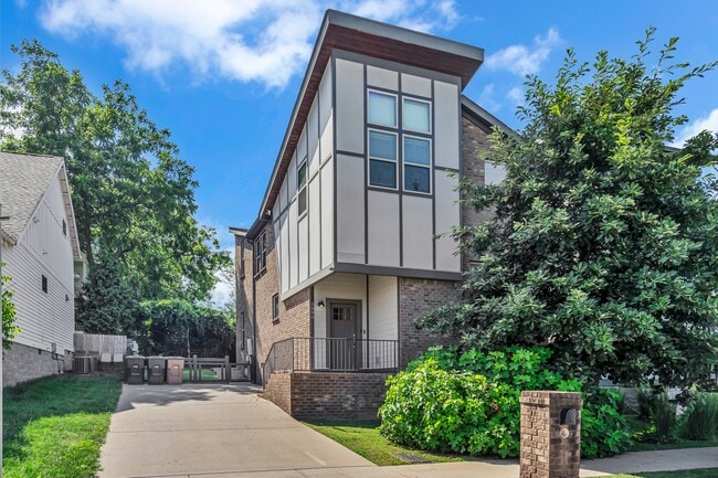 Building Photo - 1696 Carvell Ave Rental