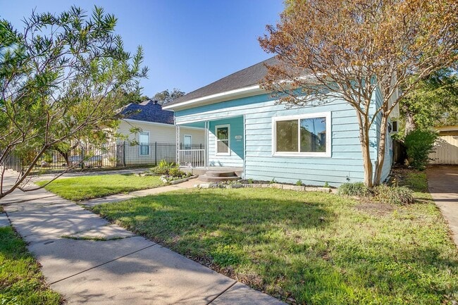 Photo - Newly Remodeled 2 Bed, 1 Bath Home near Hi...