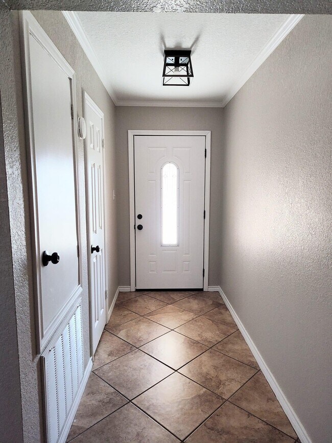 Photo - 132 Greenleaf Dr