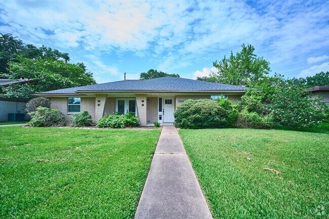 Building Photo - 5506 Dumfries Dr Rental