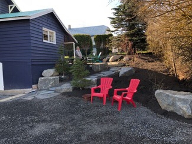 Photo - Live in the heart of Roslyn, walk to shops dining and trailheads!