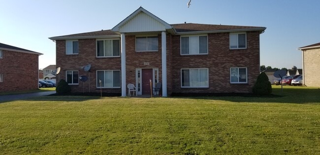 Photo - 2737 Alder Creek Dr S
