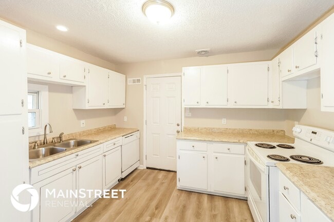 Photo - 7810 E 112th St