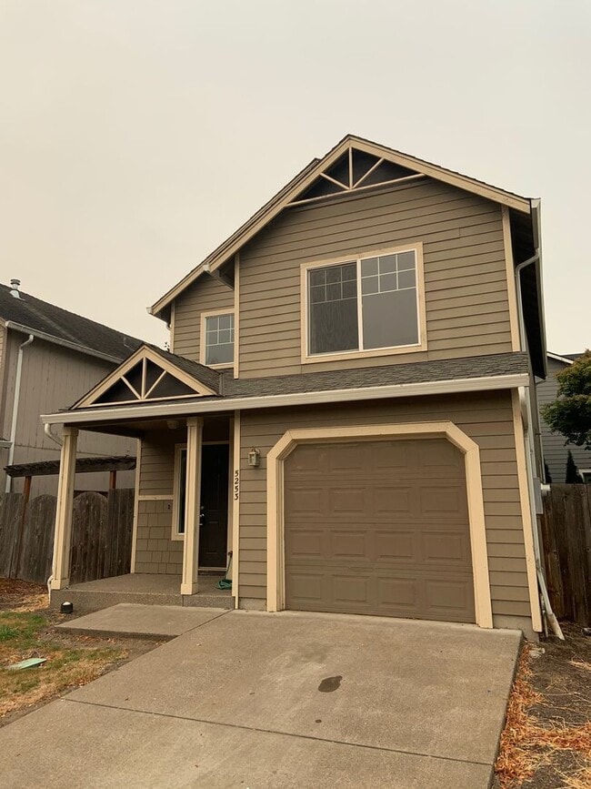 Building Photo - Available Now – Charming 3 Bed, 2.5 Bath H...