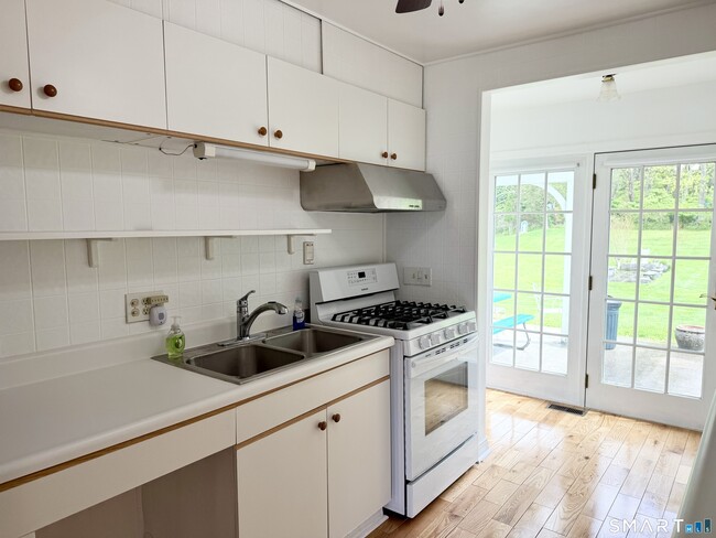 Photo - 79 S B St
