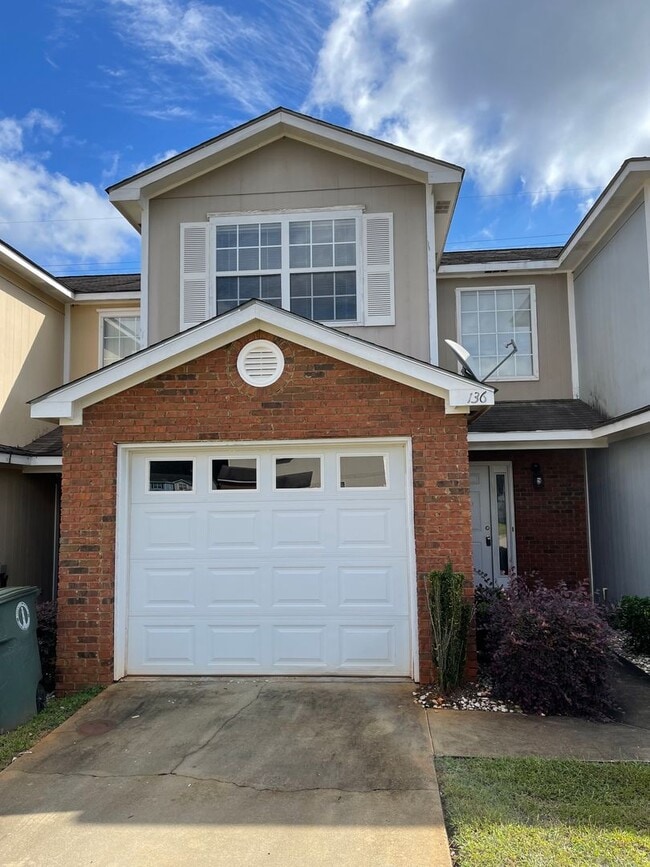 Building Photo - Dunwoody Subdivision