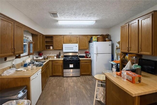 Photo - 1136 Samuel Dr