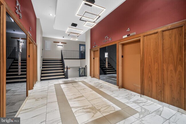 Photo - 4600 Duke St Unit 403