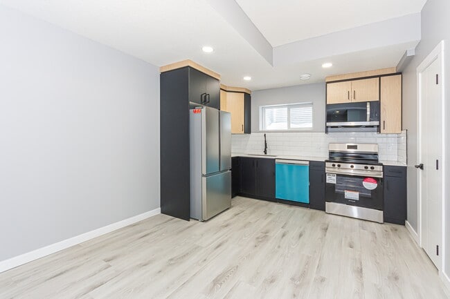 Building Photo - 11547 St Albert Trail NW Unit BSMT-13027