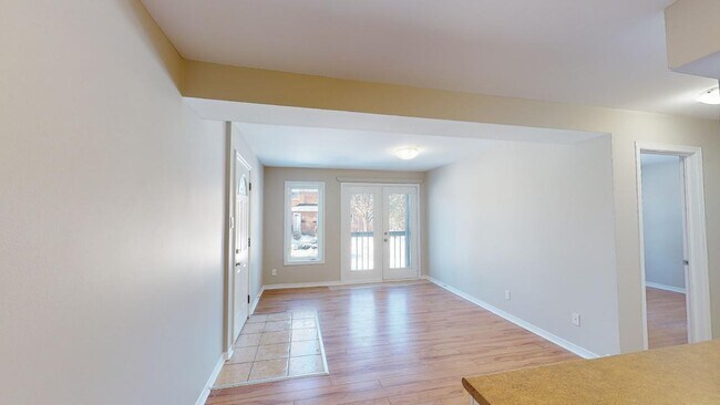 Photo - Arbor Village - 1230-1240 Emperor