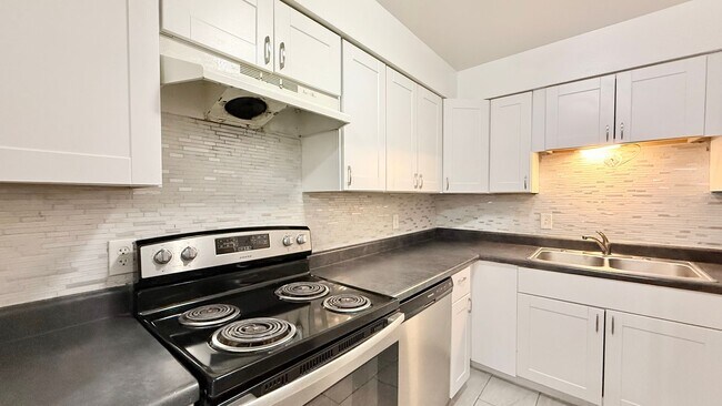 Photo - Spacious 3 bed, 2 bath upstairs, condo in ...