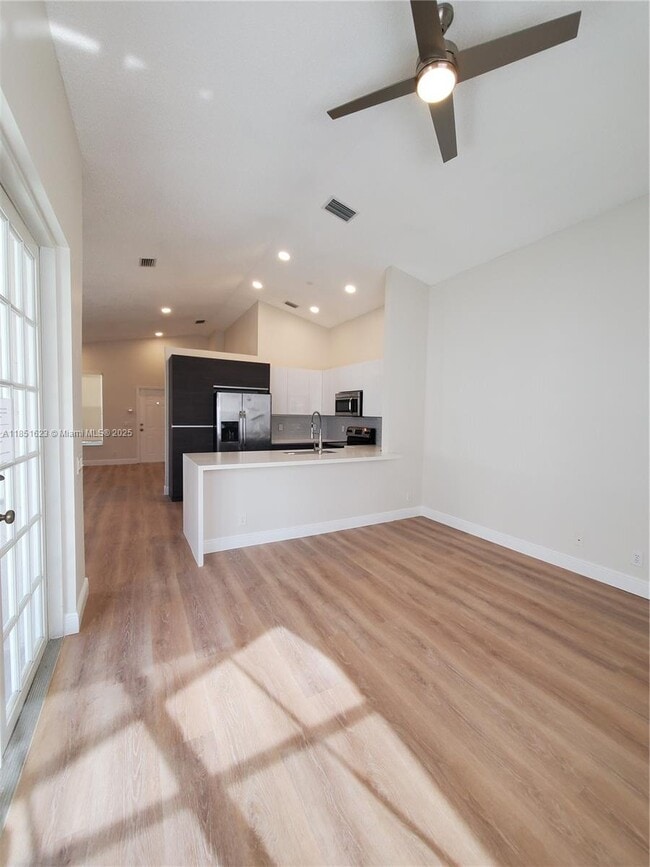 Photo - 858 Briar Ridge Rd