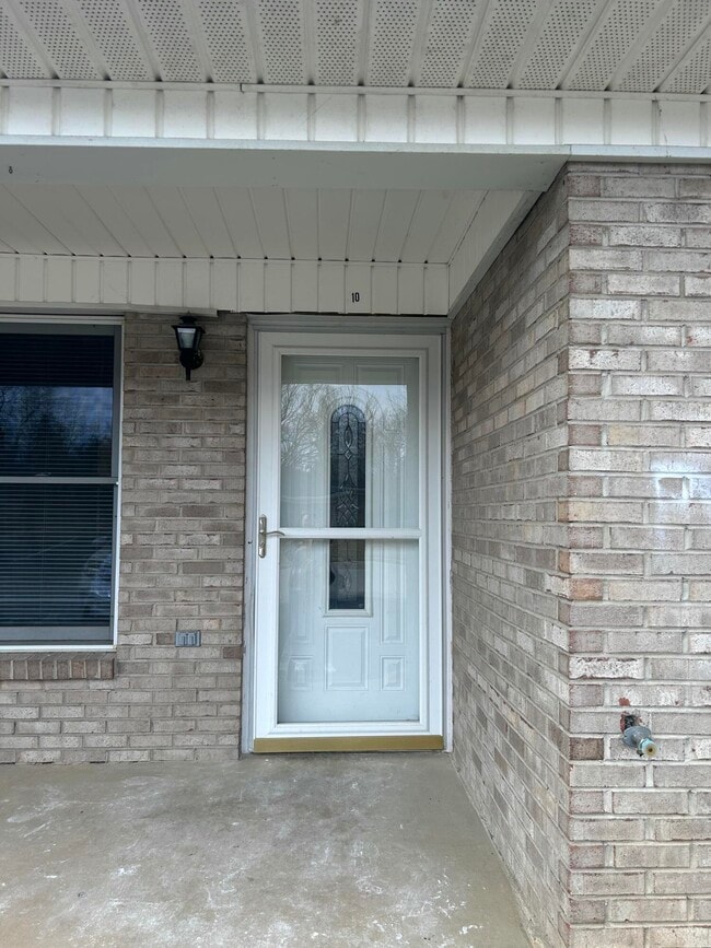 Building Photo - 10 Driftwood Cir