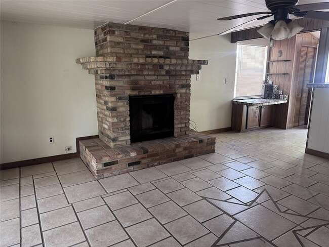 Photo - 16477 Piper Ln