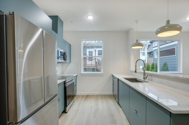 Photo - 2071 NE Davis St