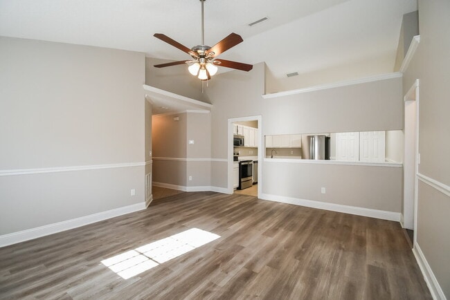 Photo - 3083 Wavering Ln