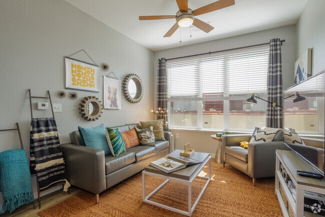 4BR, 4BA - 1,167SF - Academy 65