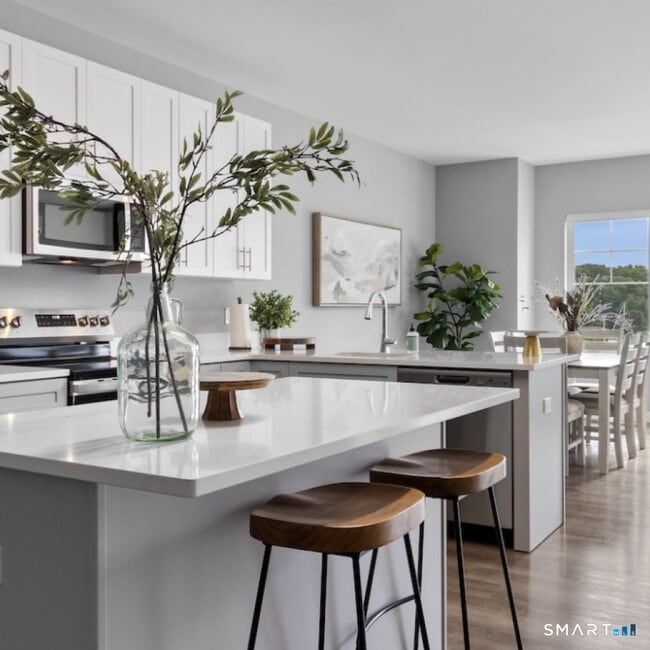 Building Photo - 52 Maple St Unit 402