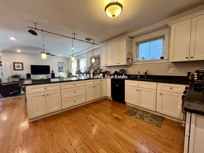 Photo - 14 Fern St Unit 1
