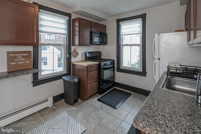 Photo - 357-359 Nassau St Unit APT A