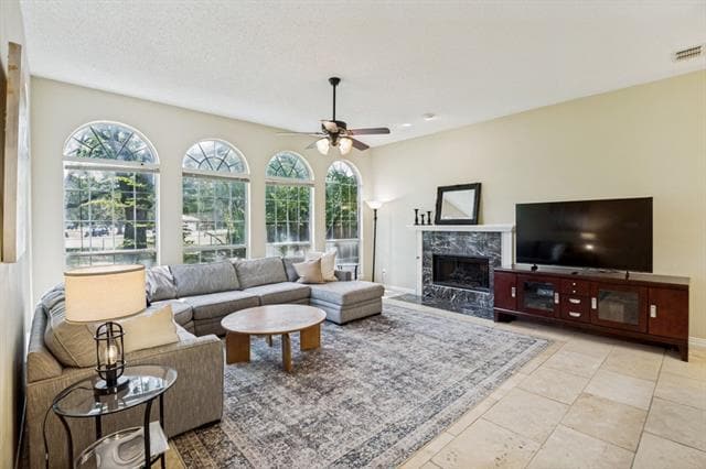10913 Alexandria Dr