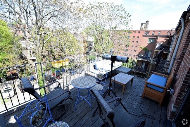 Building Photo - 17 Holyoke St Unit Holyoke St #4 Rental