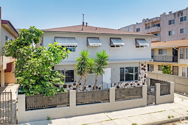 Photo - 1224 N Mansfield Ave