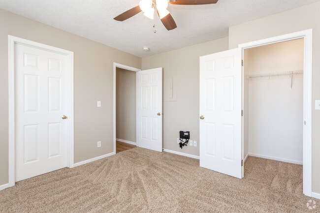2BR, 2BA - Sandpiper/885 SF - Bedroom