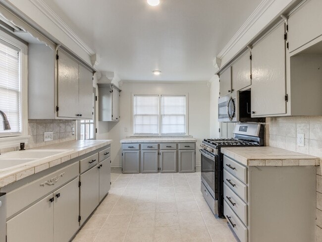 Photo - 3 Bedroom Rental in the Village!!