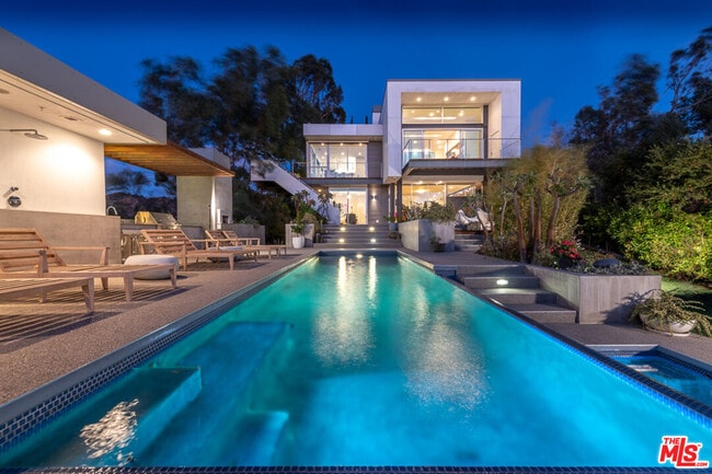 Photo - 2511 Wild Oak Dr