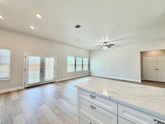 Photo - Brand New Showstopper!