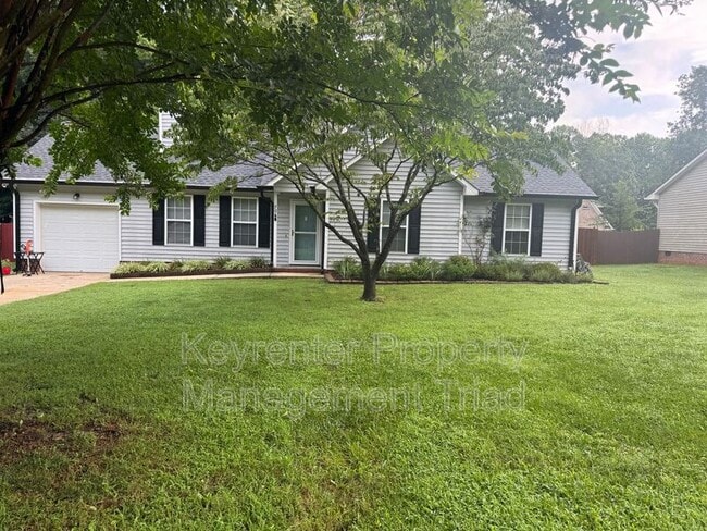 Photo - 706 Princess Rd House