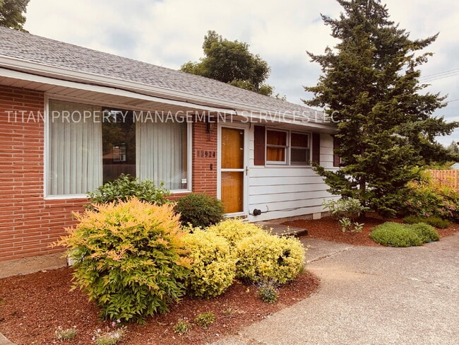 Building Photo - 13924 E Burnside St