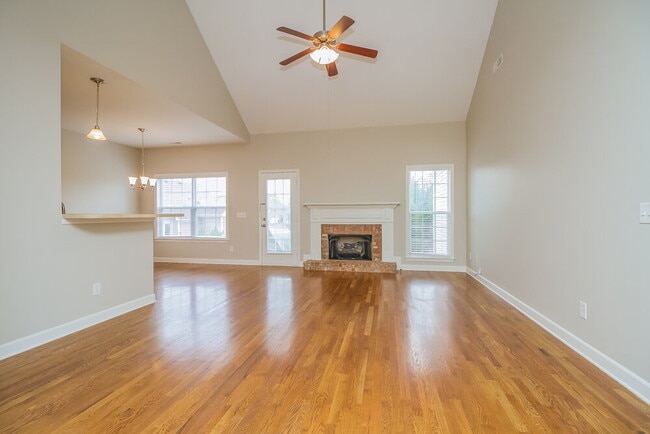 Photo - 6033 Lori Anne Dr