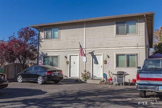 2 Bedroom town home in Sparks!! - 2 Bedroom town home in Sparks!!
