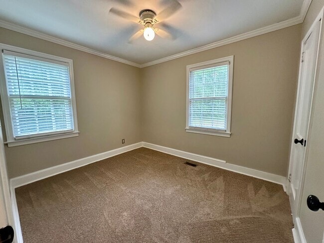 Photo - Quaint Cottage!