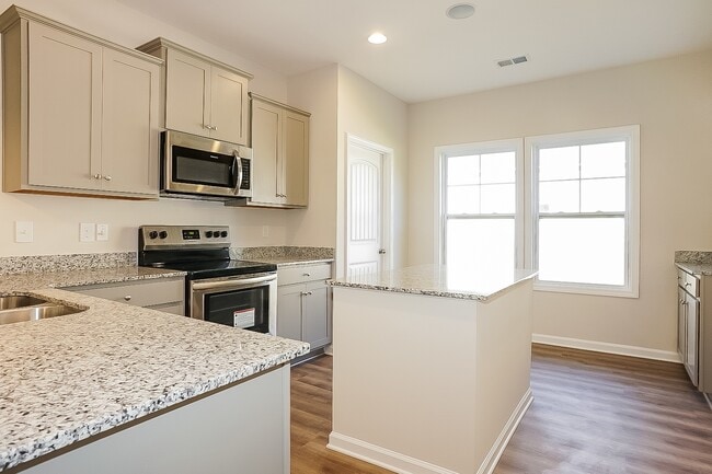 Photo - 360 Bainbridge Dr