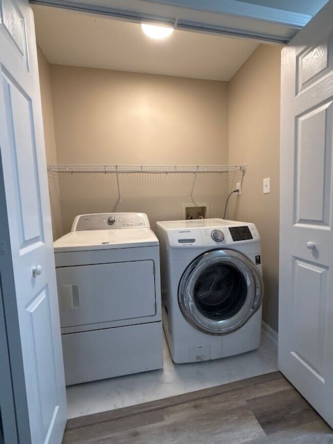 Photo - 2930-2932 Lakemont Dr SW Unit 2930