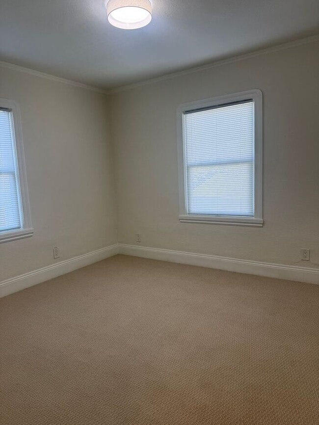 Photo - Great 2 Bedrooms 1 Bath Home