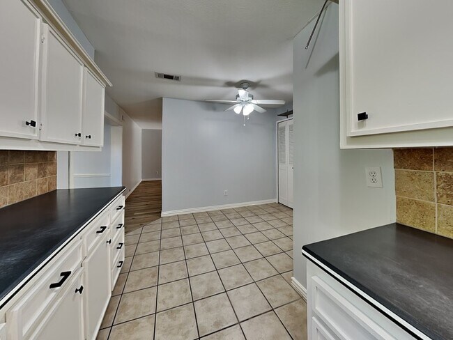 Photo - 1913 Briarwood Dr