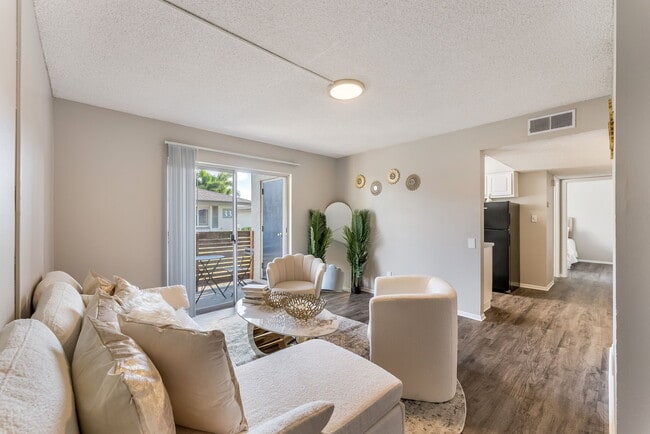 Shoreline Pointe Apartments