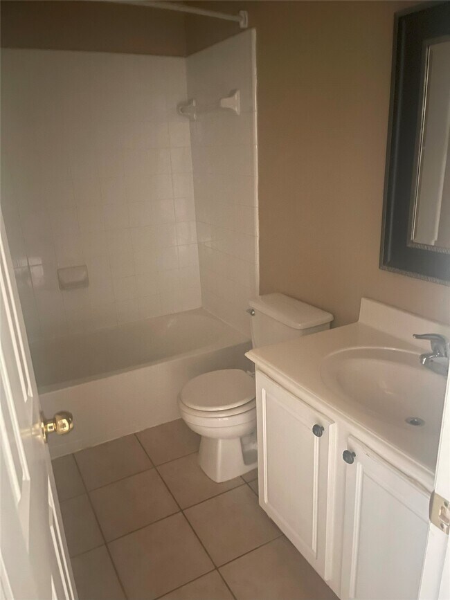 Photo - 5815 Vinemont Ln