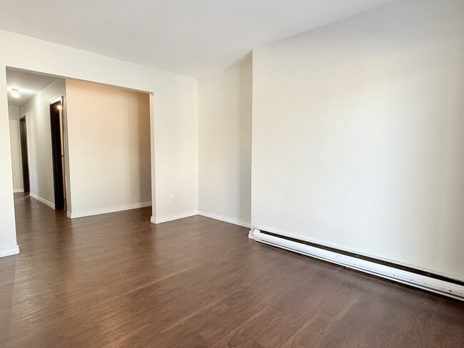 Photo - 575 Assumption St Unit 4