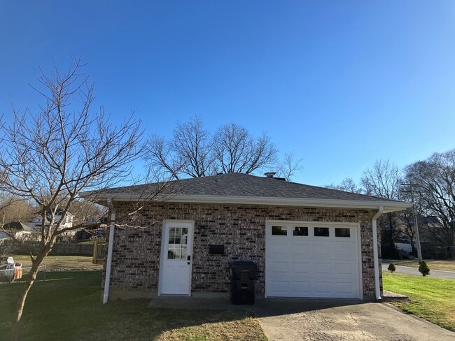 200 S Taylor Ave