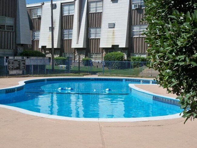 Las Brisas Apartments