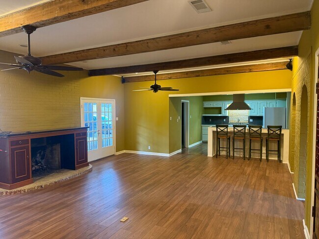 Photo - Rental Available Now in Lake Sherwood Acres!